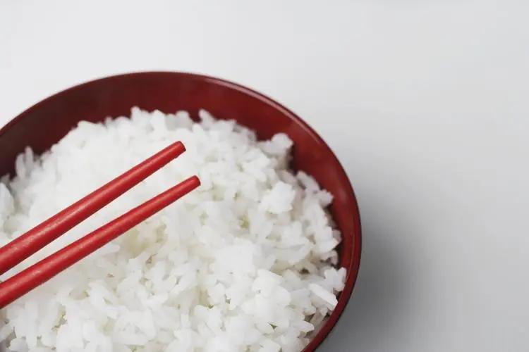 蒸米饭用水比例_请问蒸米饭比例怎么放水_蒸米饭水和米的比例和时间