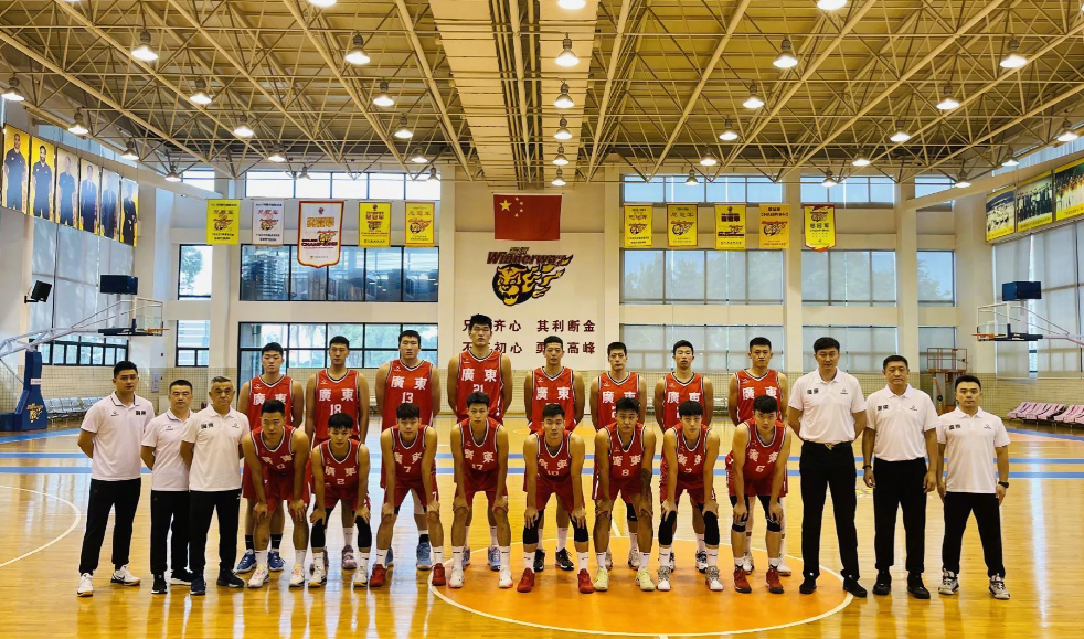 广东篮球队队员_广东篮球队员所有人员名单_篮球名单队员广东人员都有谁