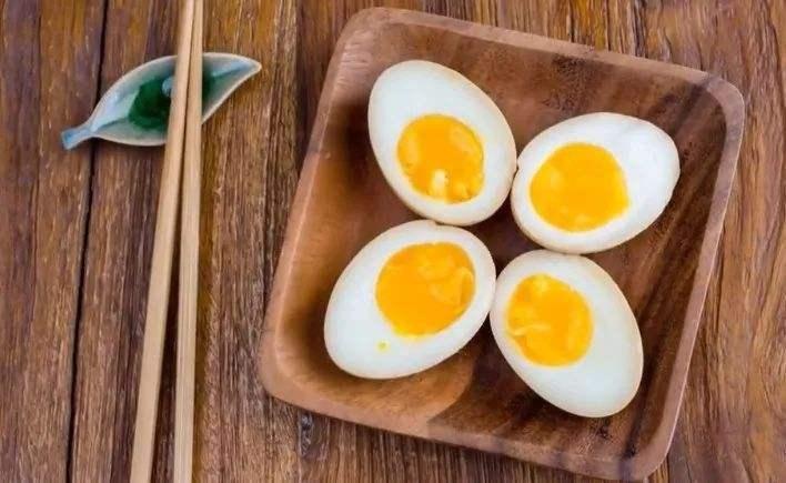 卤蛋可以代替水煮蛋吗_可以用卤蛋代替鸡蛋吗_代替蛋水煮卤蛋可以减肥吗