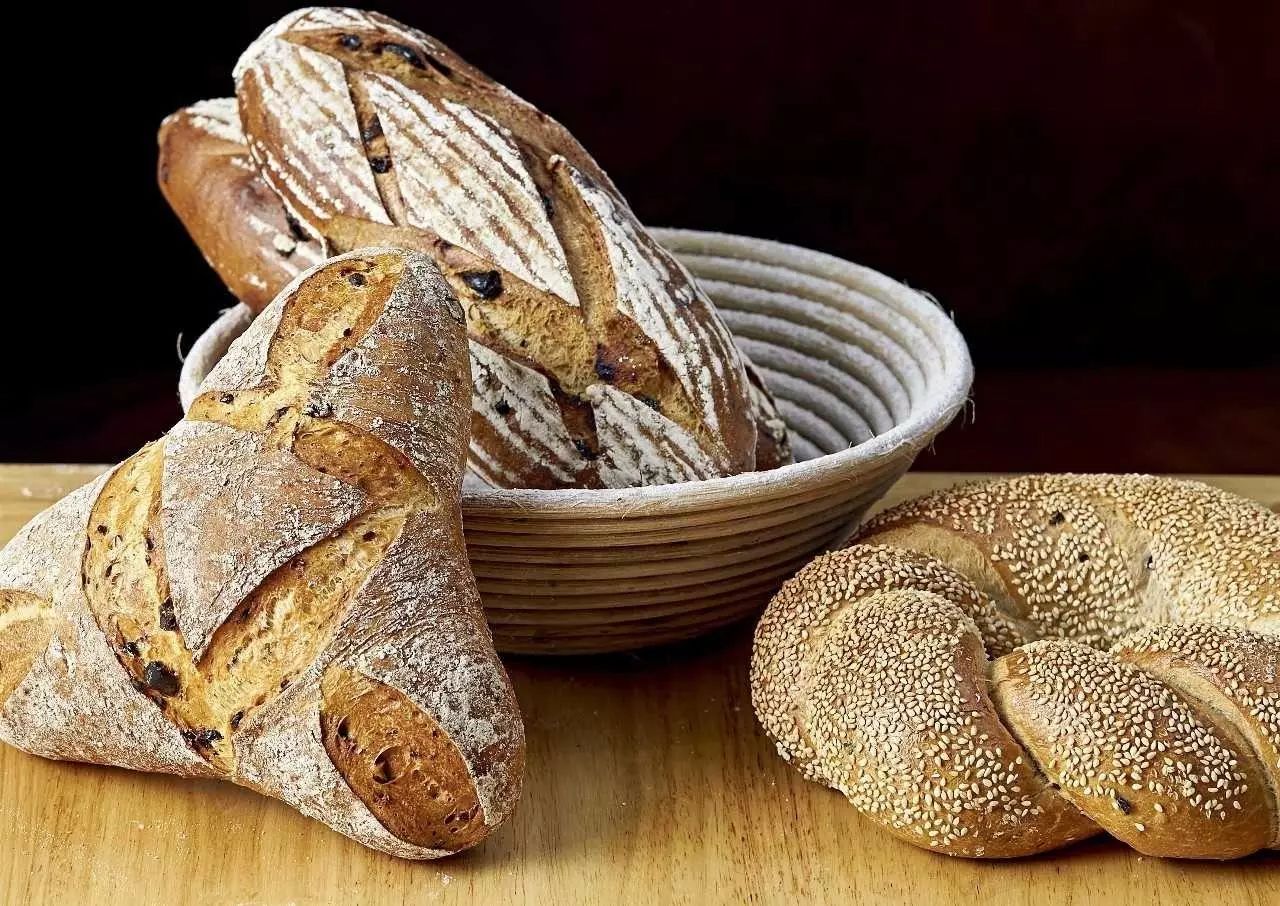 面包粉是高粉还是低粉_面包粉是高筋面粉吗_面包粉是高筋的还是低筋的